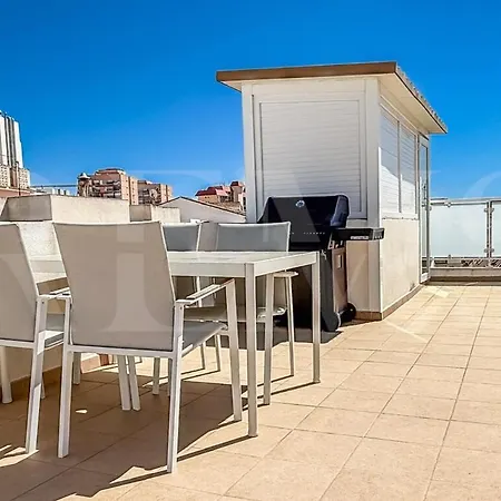 Chic Gem Rooftop Terrace With Bbq Rems 푸엔히롤라
